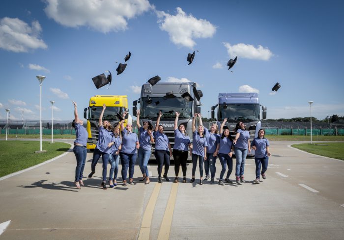 Scania lanza la segunda edición de su programa de formación para mujeres