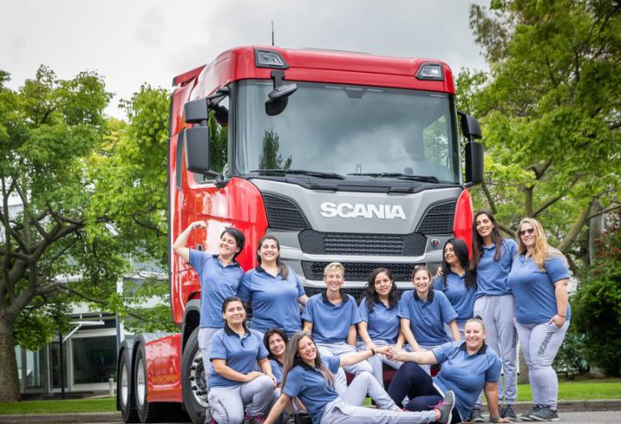 Scania abrió la inscripción a la segunda edición de “conductoras”