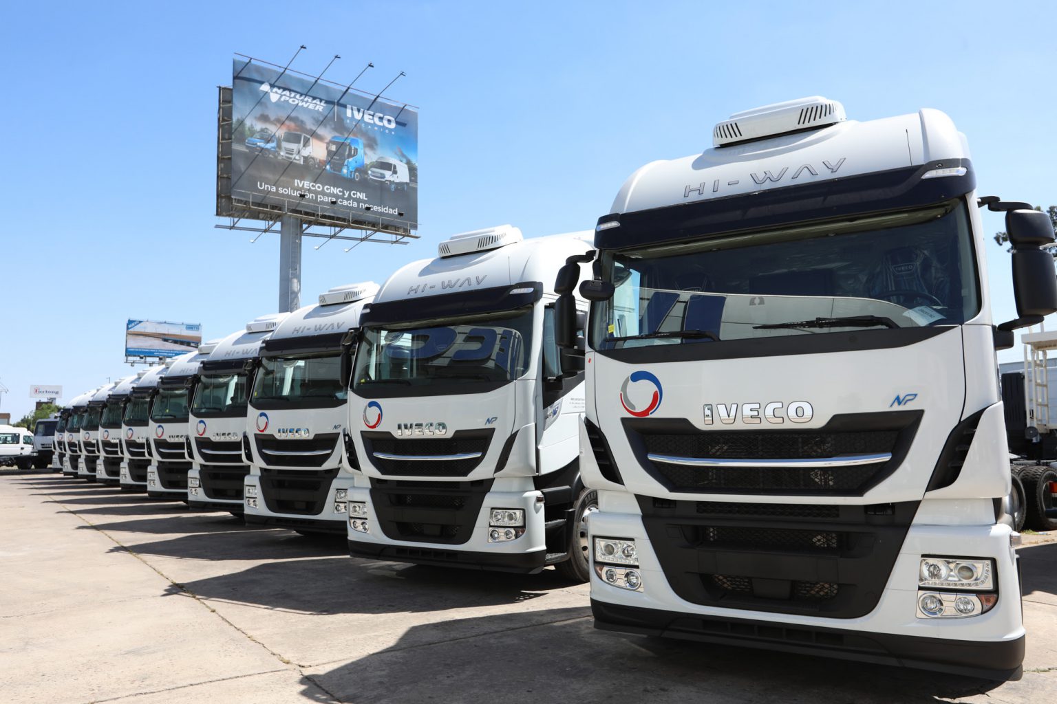 IVECO inicia entrega de 100 camiones a GNC