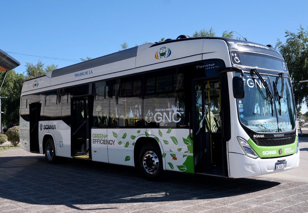 Scania presentó su línea de buses sustentables en el sur del país
