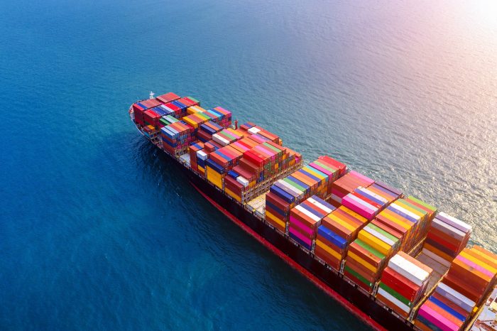 Escasez global de contenedores marítimos
