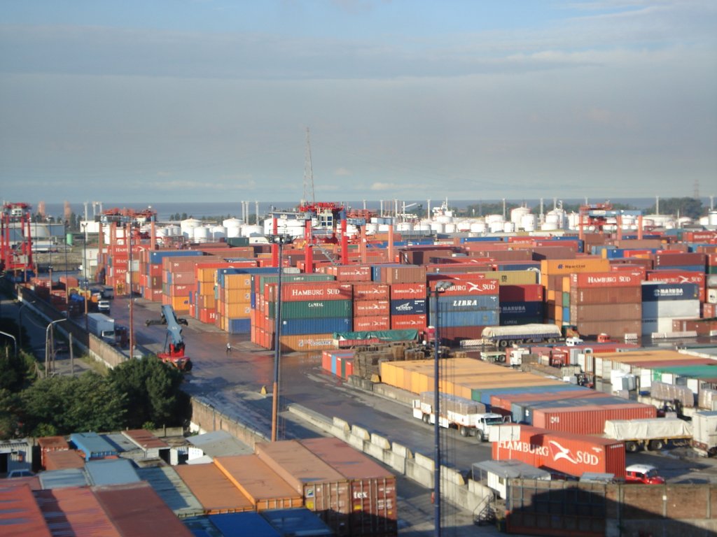 Movimiento de contenedores: crece la región y baja Buenos Aires
