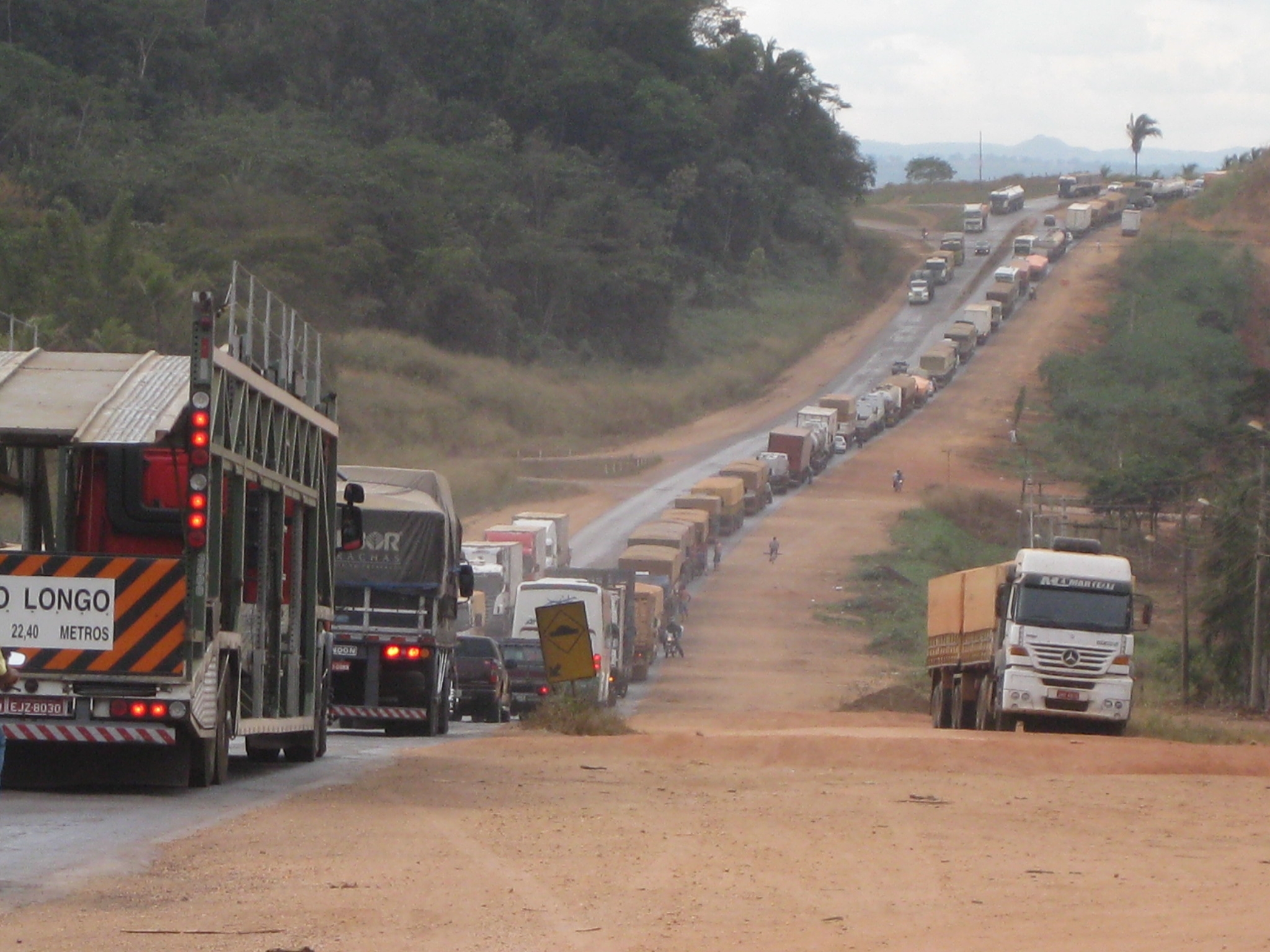 Camioneros piden mejoras logísticas en puerto de Santos