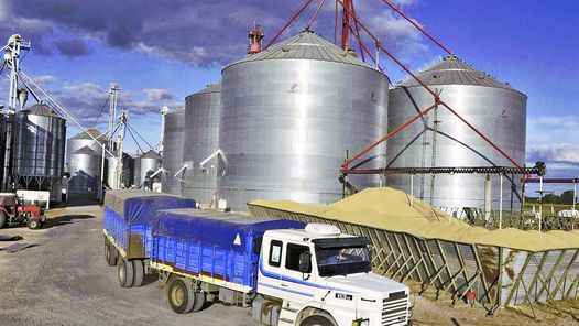 Transportadores de cereales paran en todo el país