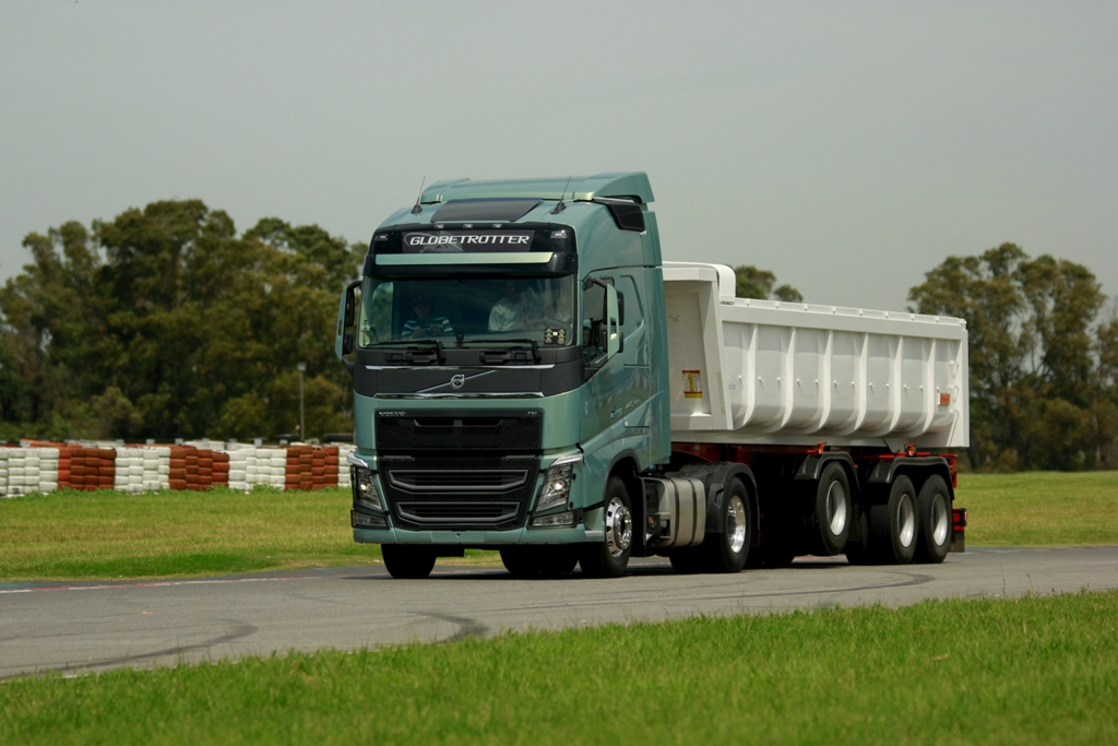 Volvo renovó sus cuatro líneas de camiones