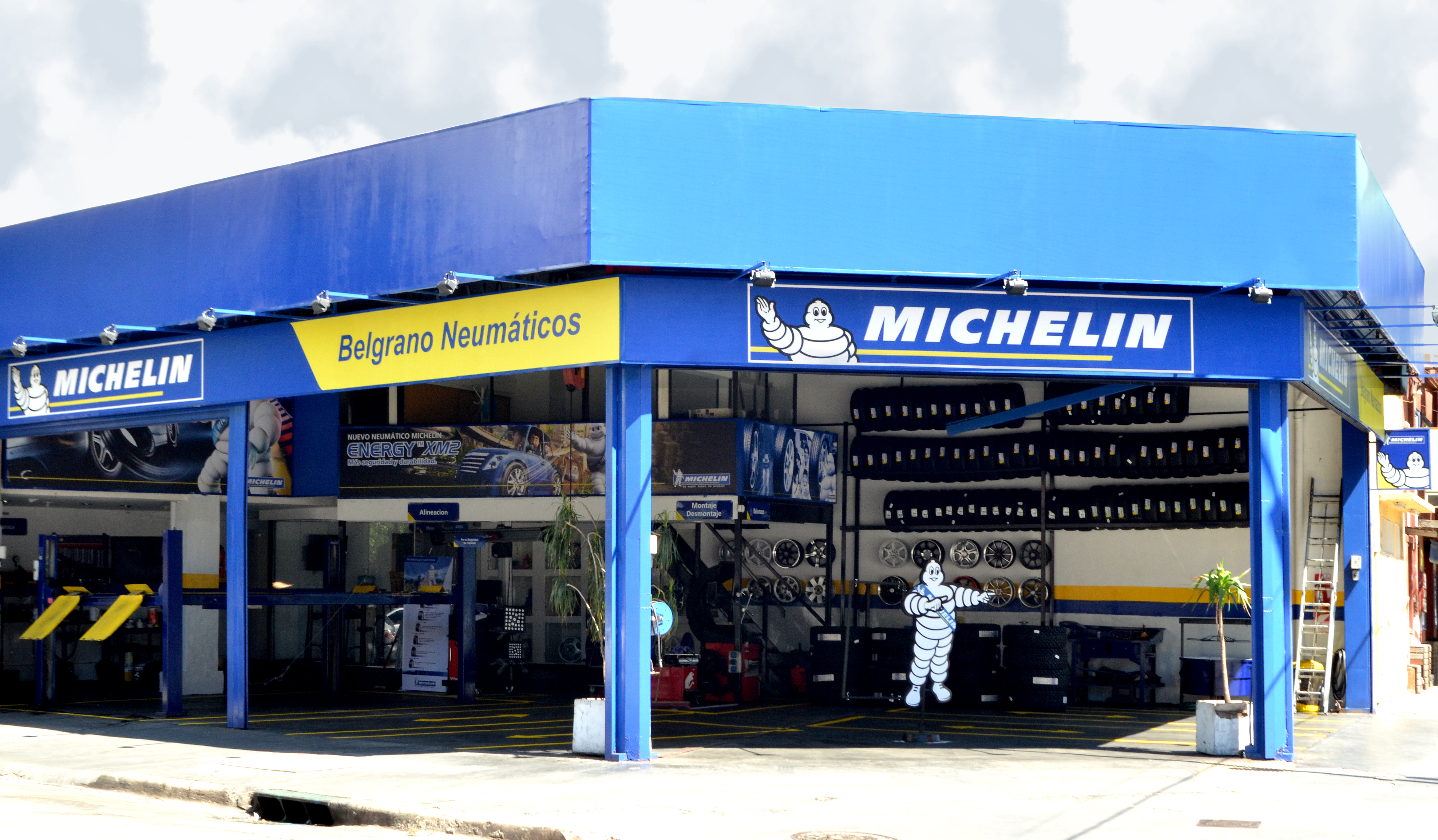 Michelin inaugura cuatro locales de venta