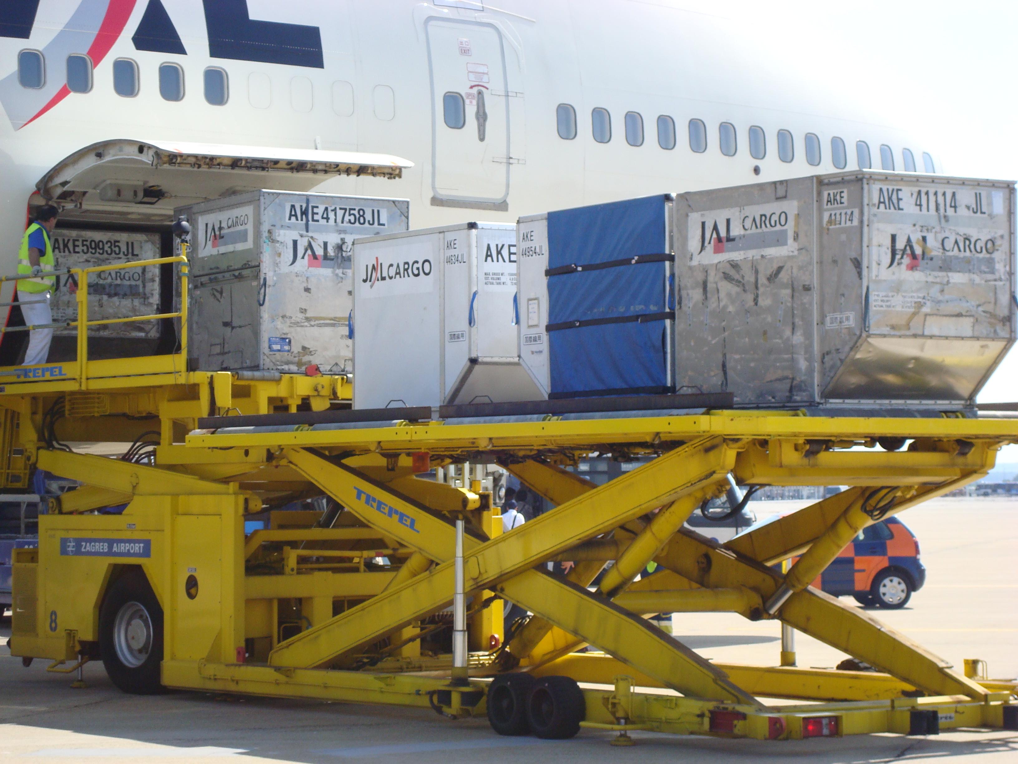 Transporte de carga aérea mundial desacelera su crecimiento