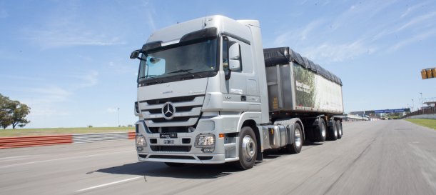 Mercedes-Benz lanza créditos para sus clientes de camiones