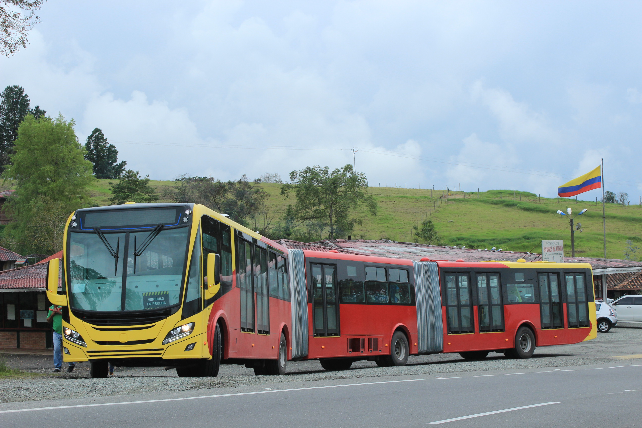 Scania presenta el primer bus a gas natural