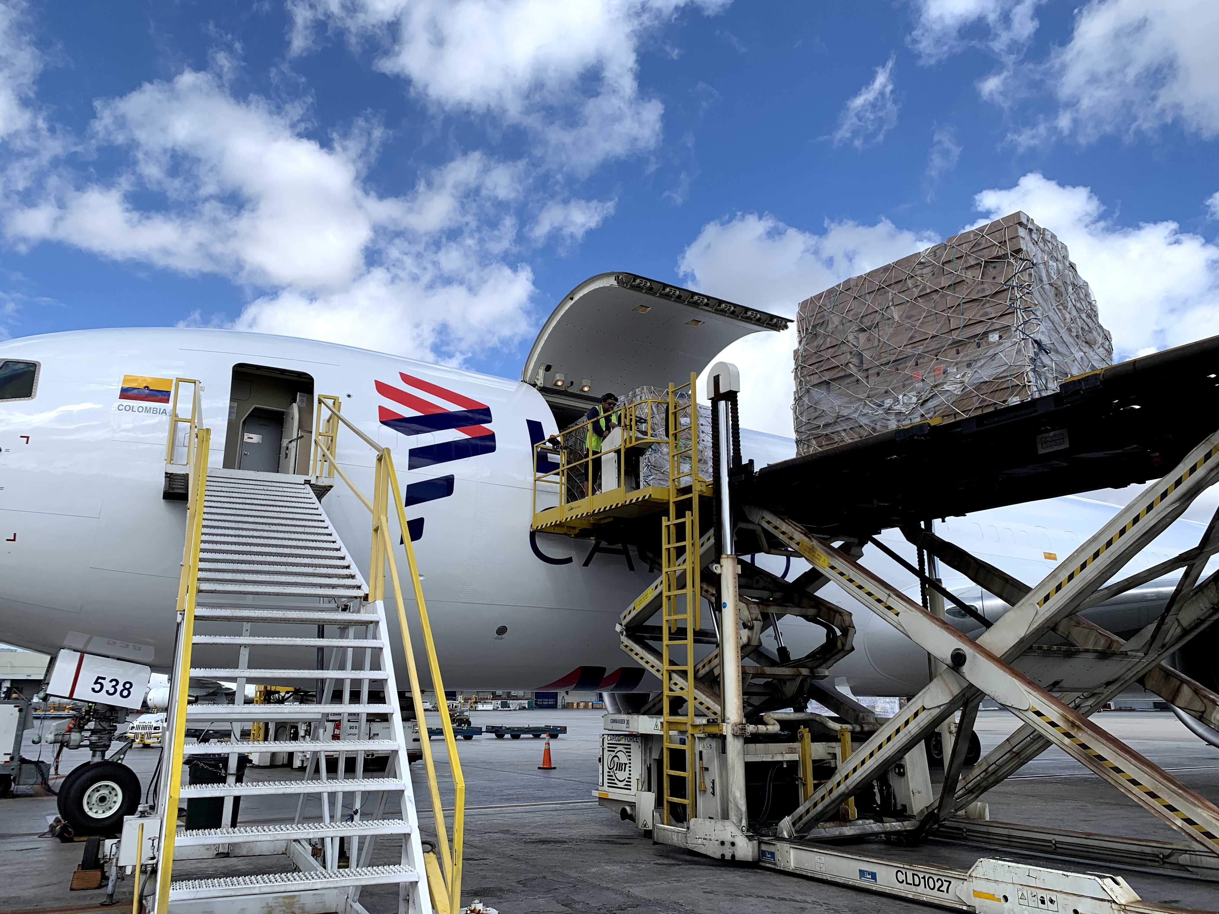 LATAM Cargo vuela más de 9.000 toneladas de flores para San Valentín